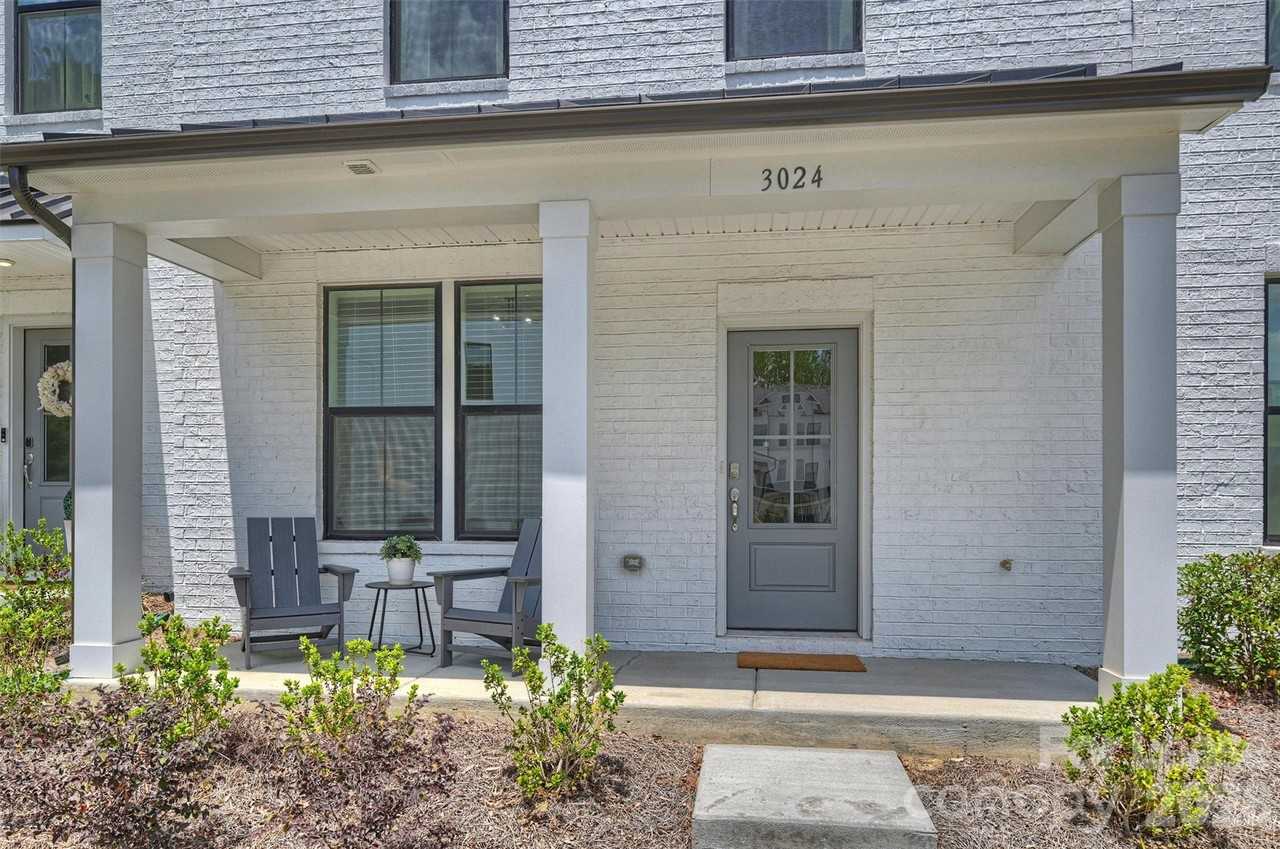 3024 Red Cardinal Ln - Photo 2 of 41