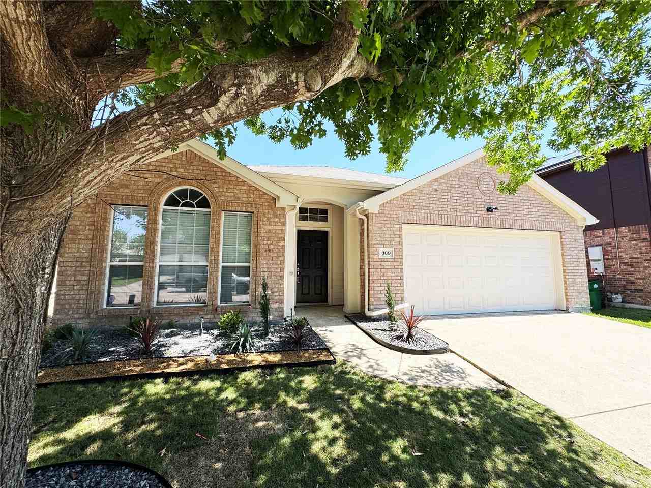 369 Bayberry Dr - Photo 2 of 40