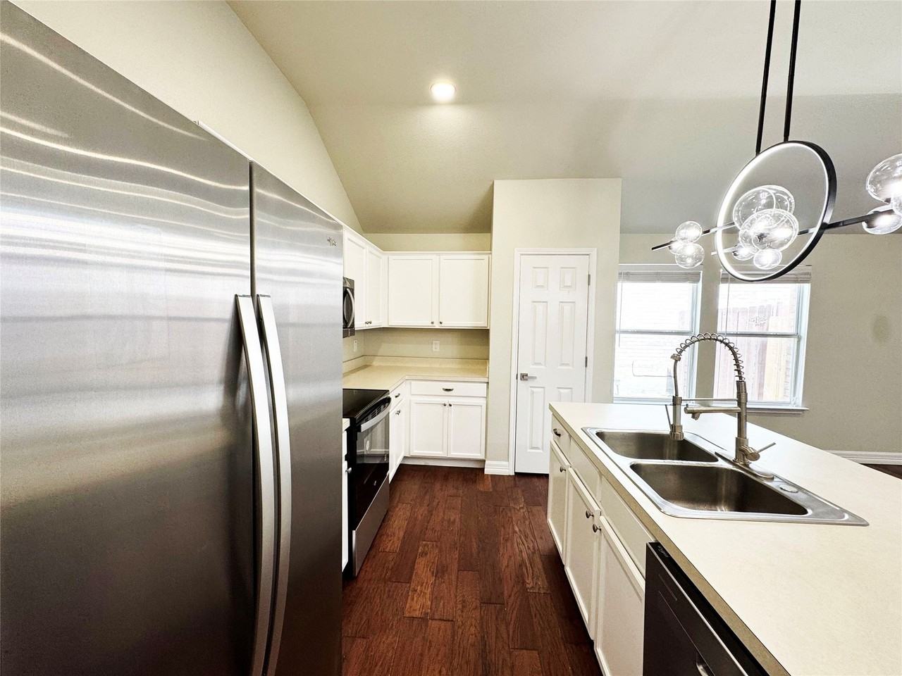 369 Bayberry Dr - Photo 6 of 40