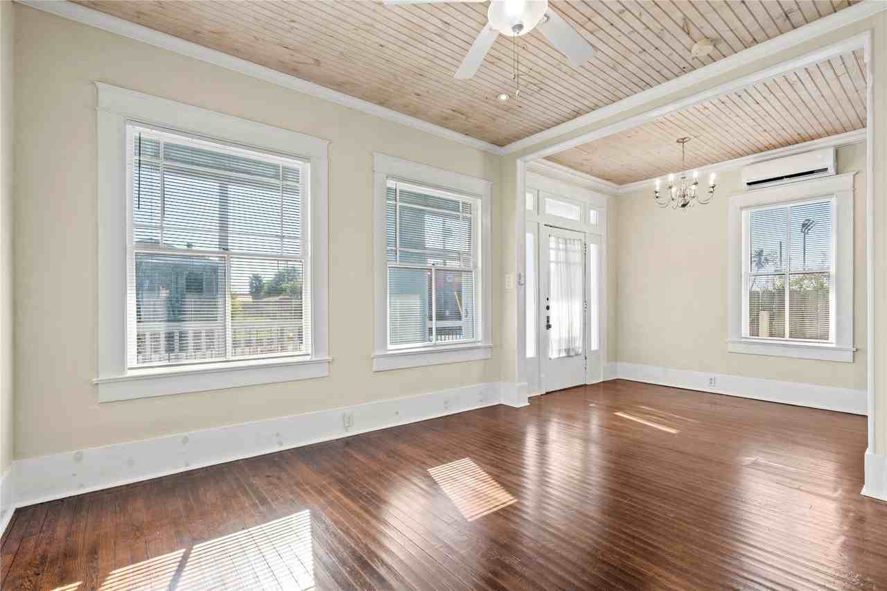 1014 31st St - Photo 7 of 27