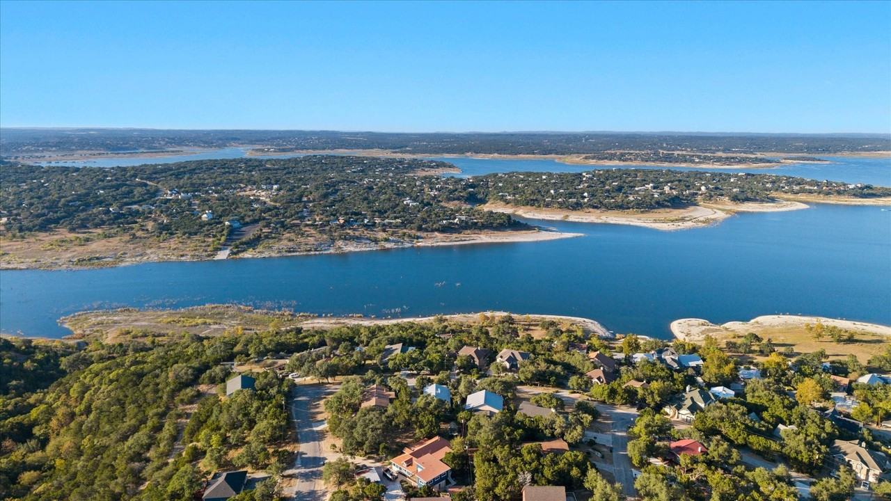 785 Lake Frst - Photo 2 of 44