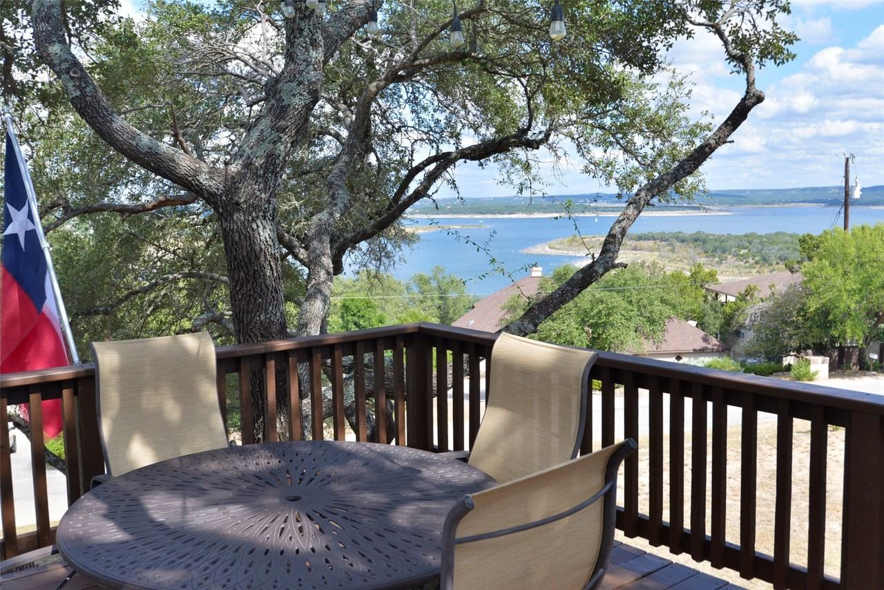 785 Lake Frst - Photo 5 of 44