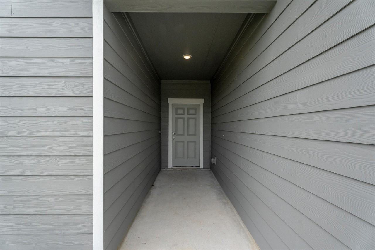 31139 Gayle Prairie Oaks St - Photo 4 of 35