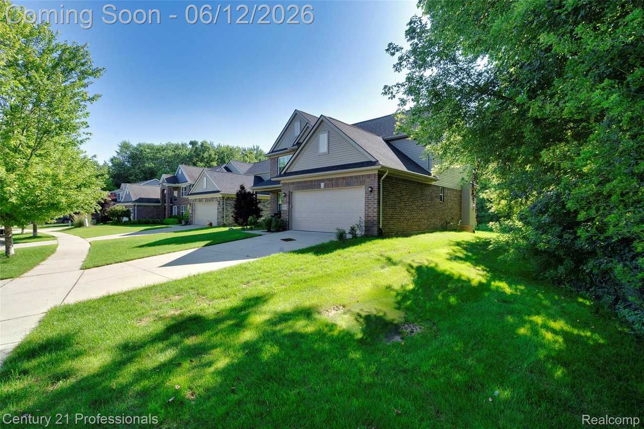 28323 Oakmonte Cir W - Photo 4 of 50