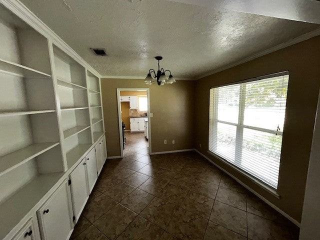 9631 Dundalk St - Photo 5 of 11