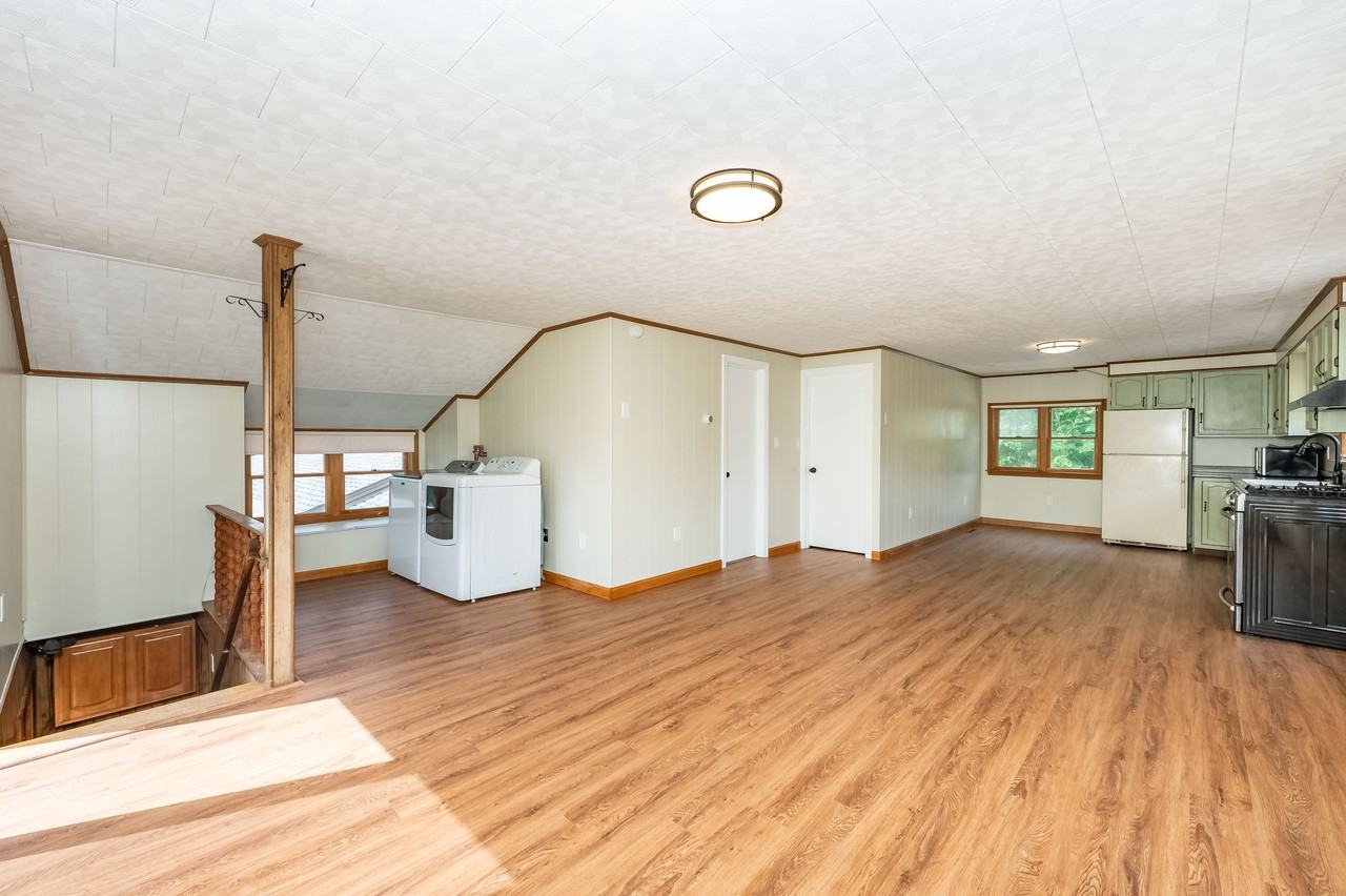 843A Goodwin Rd - Photo 6 of 19