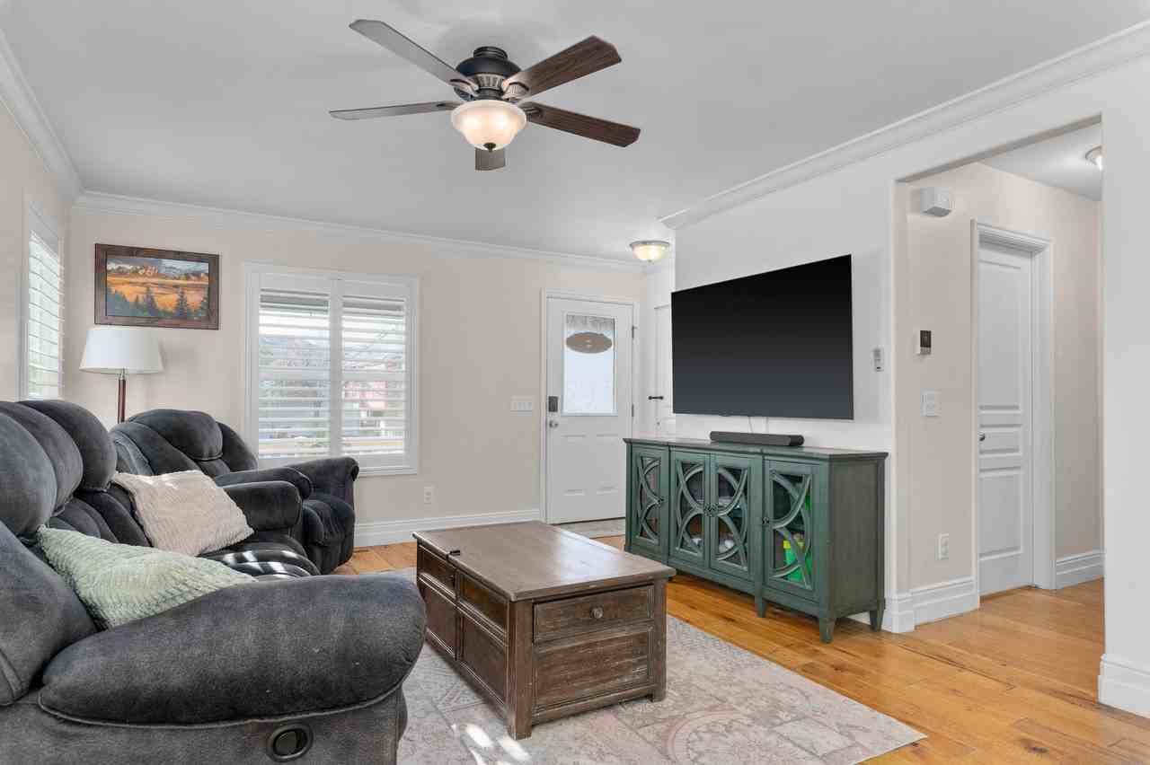 11719 S Zephyr Way - Photo 4 of 41