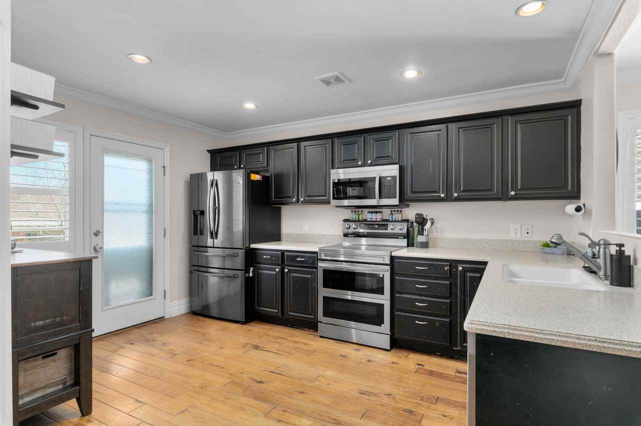 11719 S Zephyr Way - Photo 5 of 41