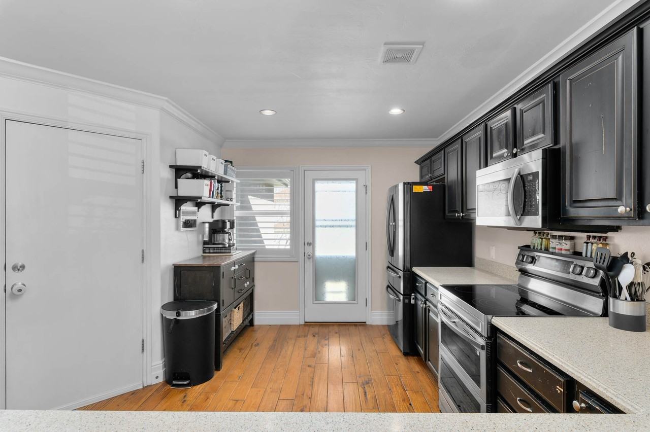 11719 S Zephyr Way - Photo 7 of 41