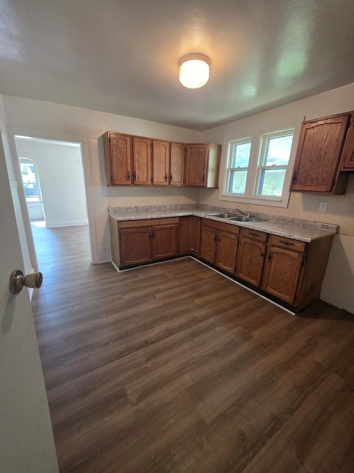 1920 Elwood St #1 - Photo 2 of 11