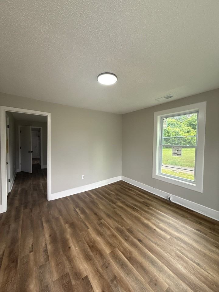 610 E Jefferson St #1 - Photo 5 of 8