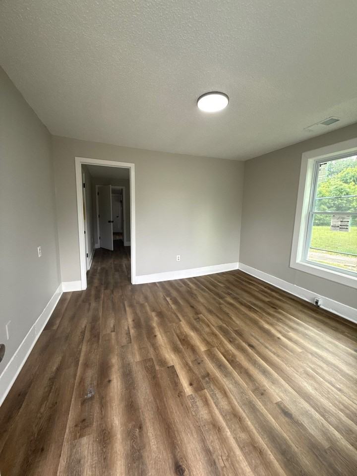 610 E Jefferson St #1 - Photo 6 of 8