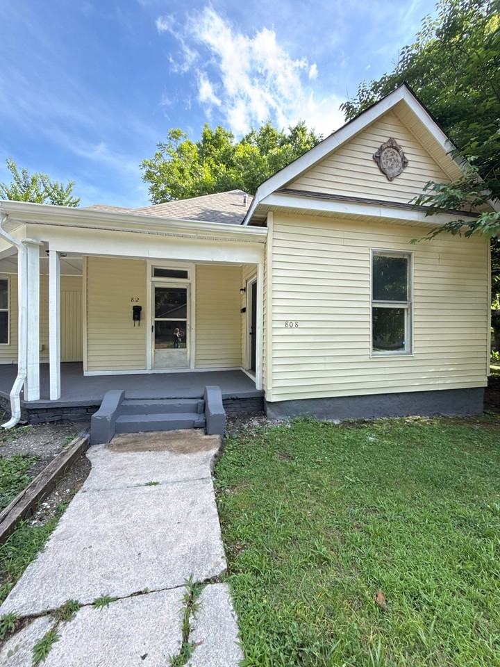 808 Tyus St #1 - Photo 5 of 13