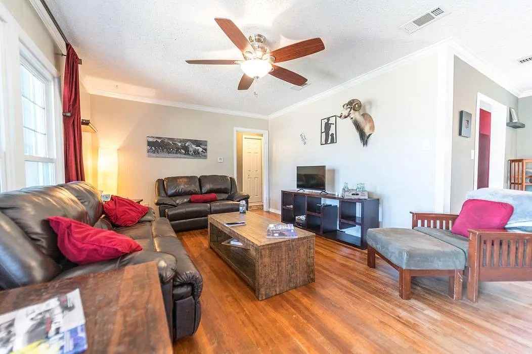 2705 31st St #1 - Photo 4 of 16