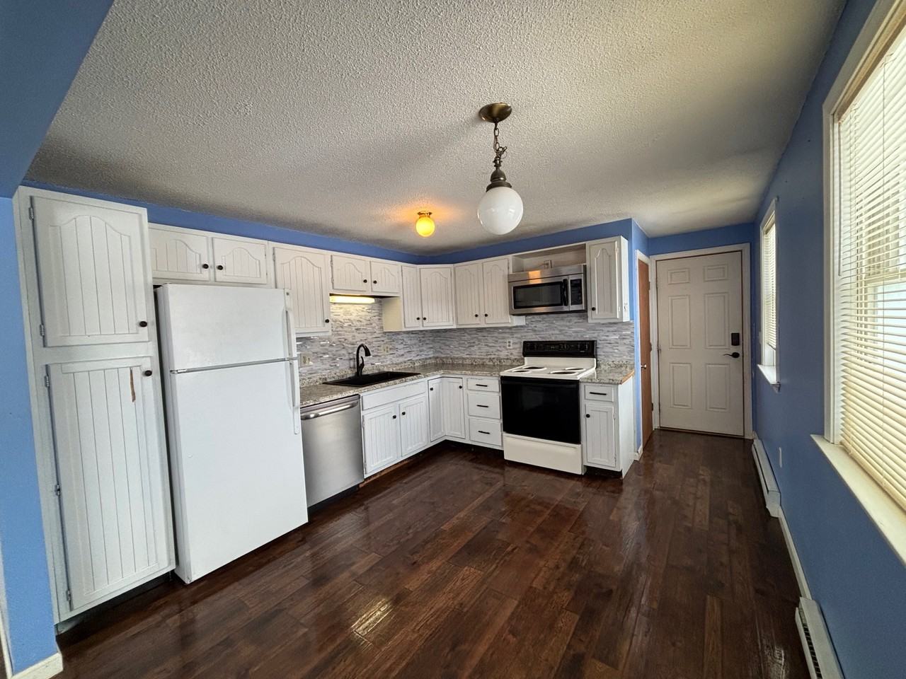 2461 Essex St #1 - Photo 3 of 14