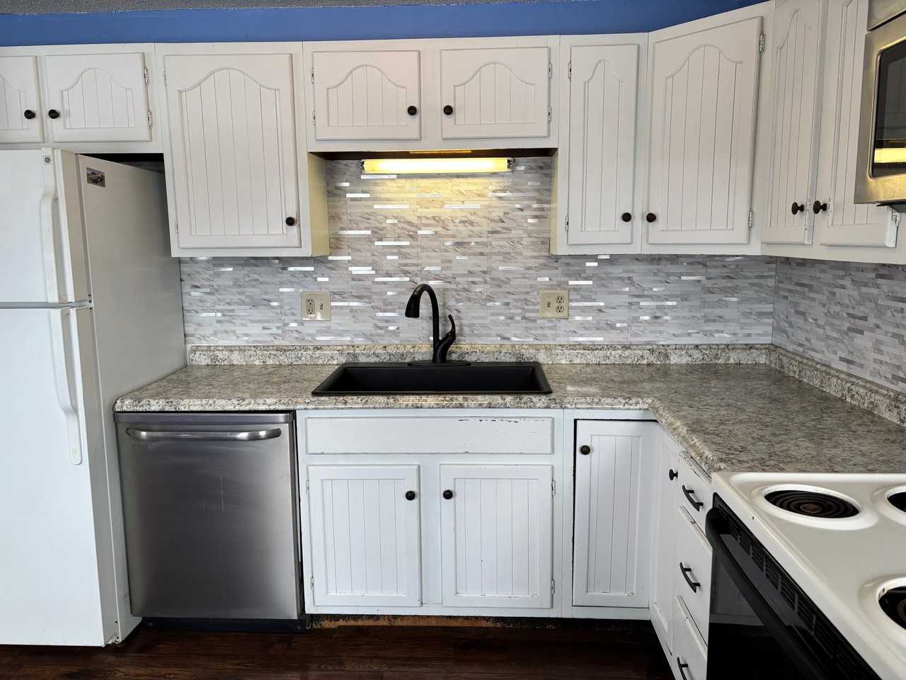 2461 Essex St #1 - Photo 4 of 14