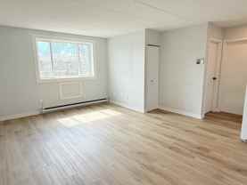 360 Tecumseh Rd W #307 - Photo 1 of 1