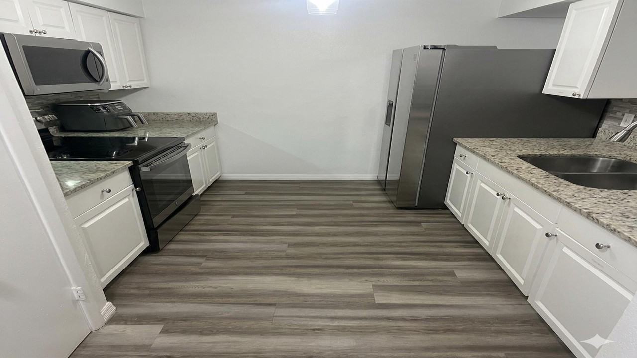 Continental Blvd - Photo 3 of 29