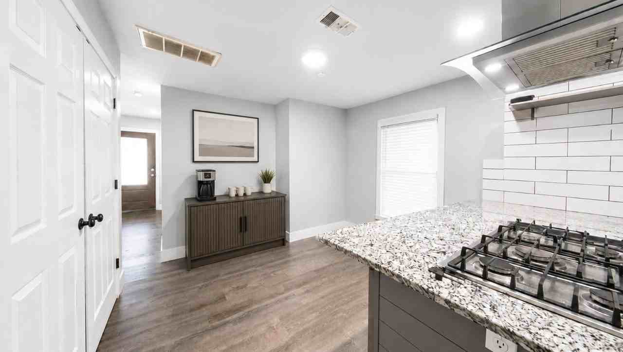Forest Ave - Photo 4 of 7