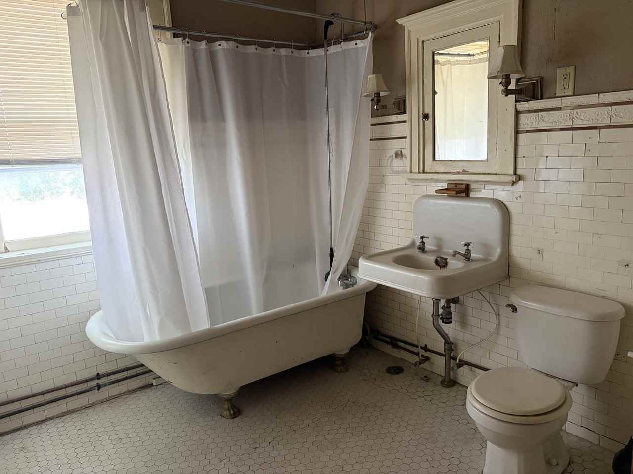 920 S 24th St #920 - Photo 2 of 9