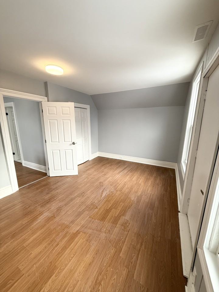 98 3rd St #3 - Photo 6 of 14