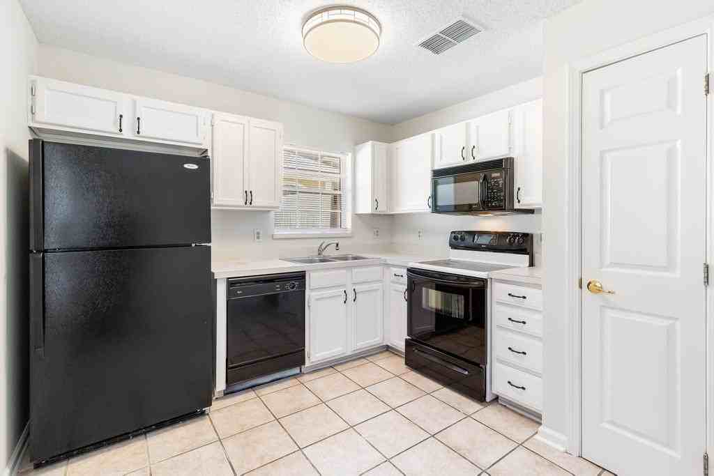 12138 Silver Saddle Dr #1 - Photo 4 of 10