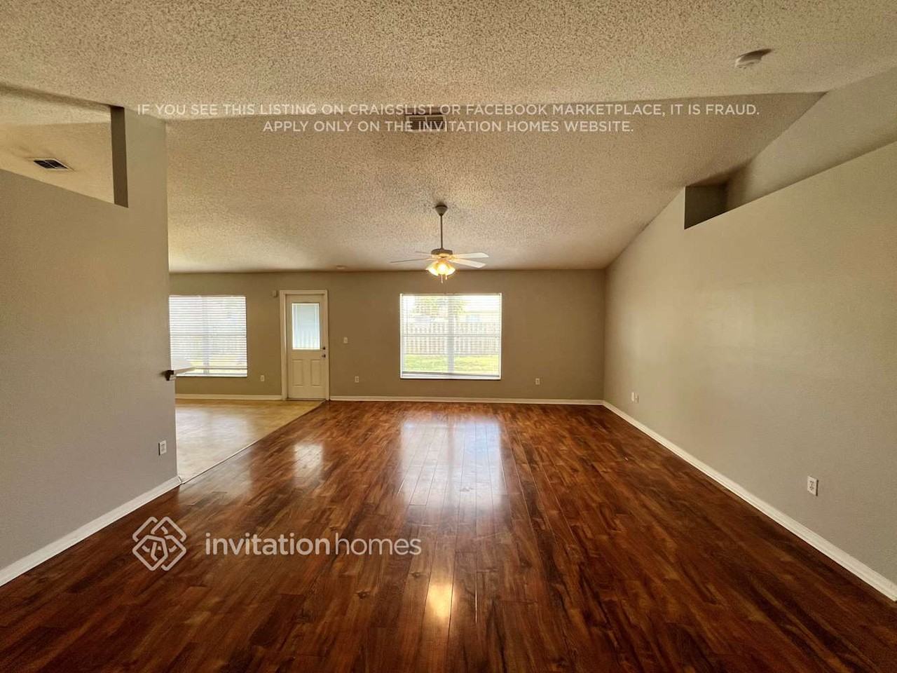 1080 Sw Mccoy Ave - Photo 5 of 25