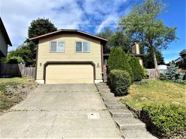 featured image of 3308 Saint Andrews Ct Ne