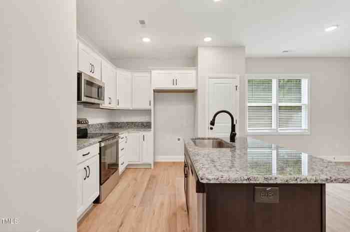 6100 Garden Court - Photo 3 of 12