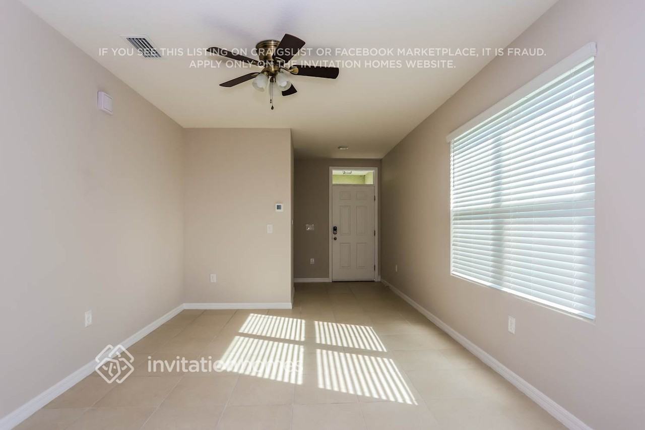 3871 Golden Oriole Pkwy - Photo 2 of 16