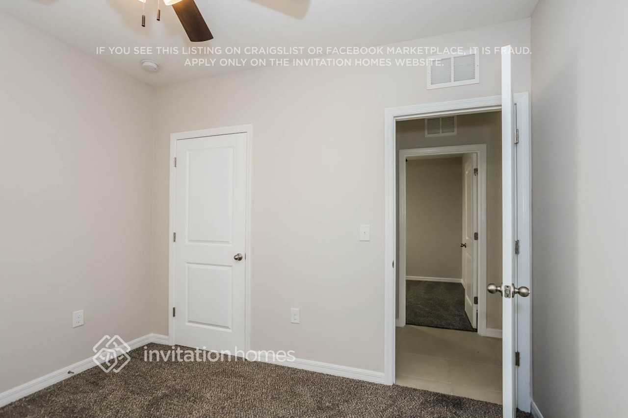 3871 Golden Oriole Pkwy - Photo 6 of 16