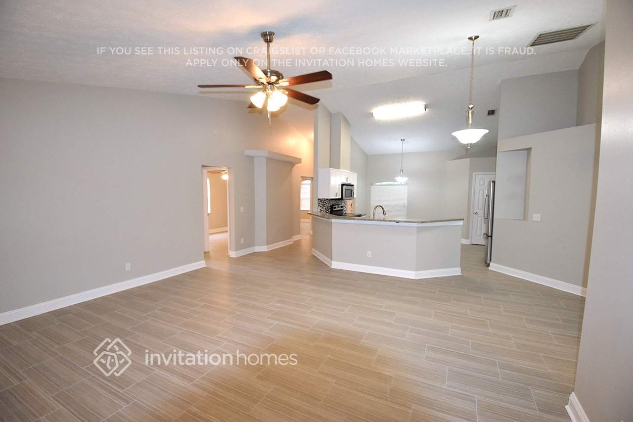9828 Cristina Dr - Photo 2 of 14