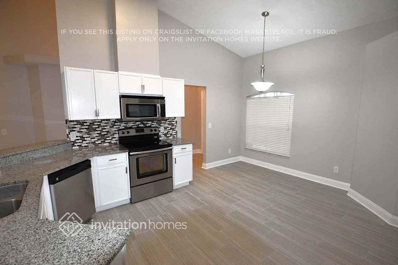 9828 Cristina Dr - Photo 5 of 14