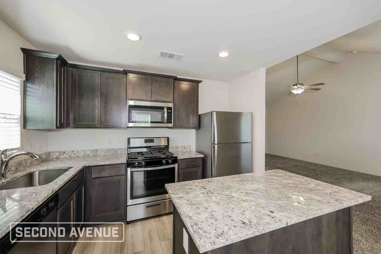 1421 Sunkiss Dr - Photo 2 of 28