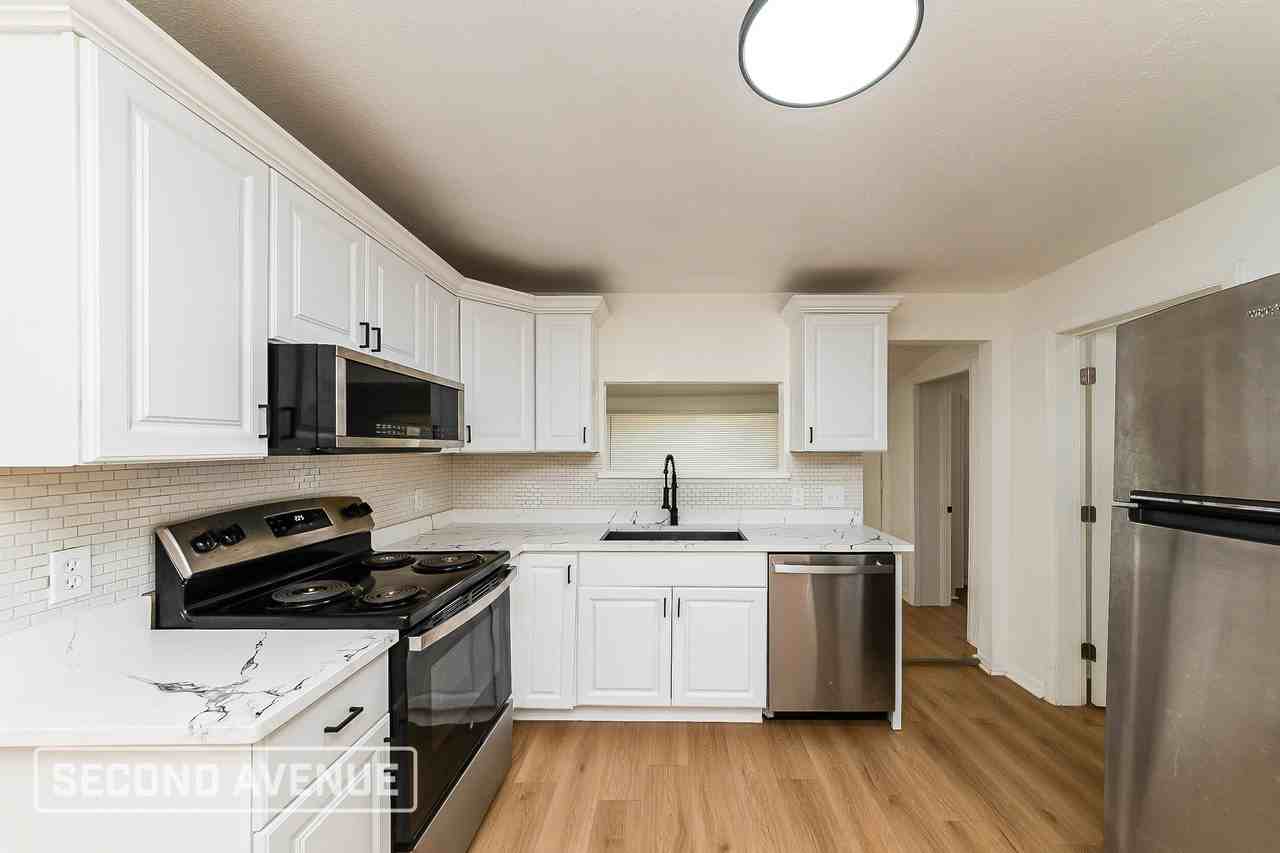 2710 22nd Ave S - Photo 4 of 28
