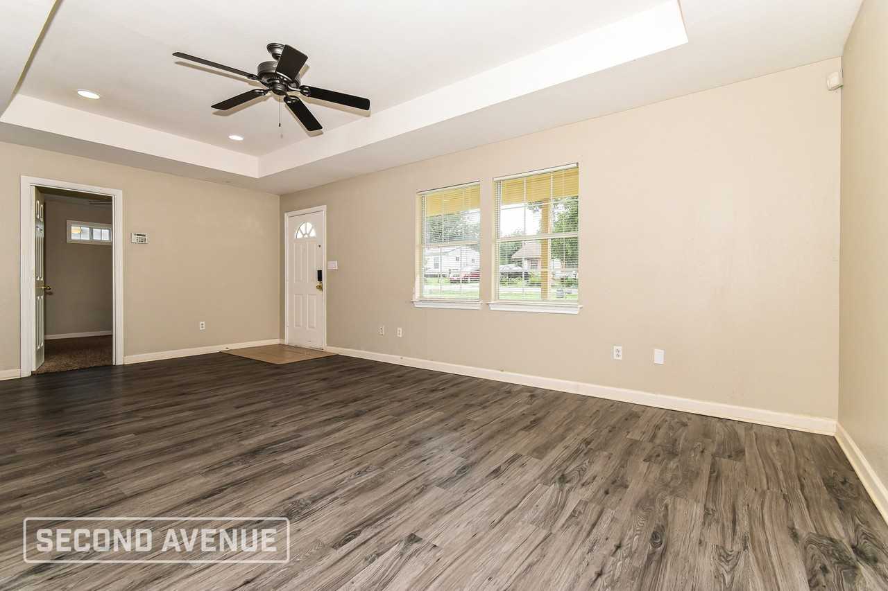 318 Woodard St - Photo 4 of 28