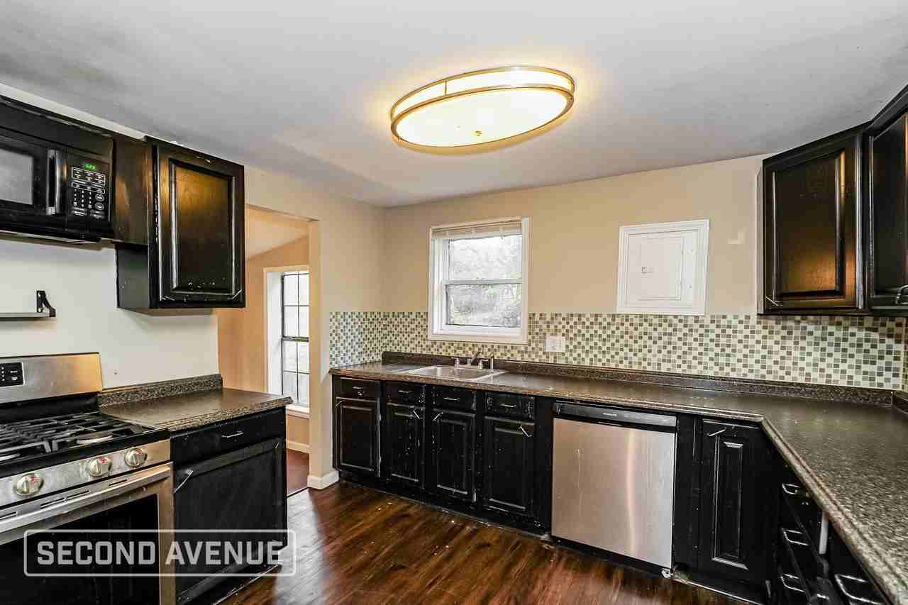 7104 Foster Dr - Photo 4 of 26