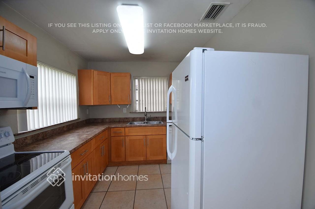 10030 Sw 85th St - Photo 7 of 16