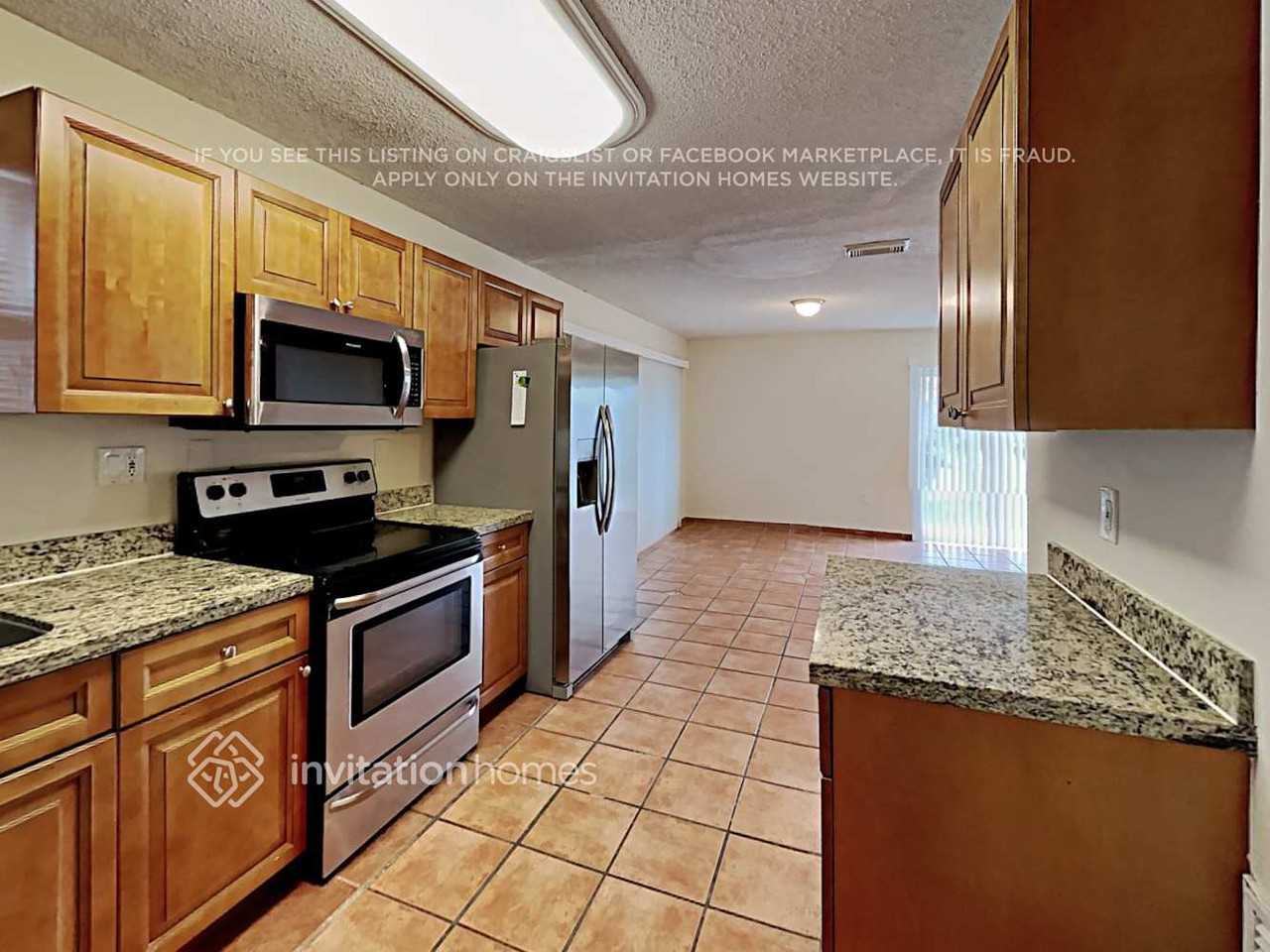 9853 Sw 221st St - Photo 6 of 18