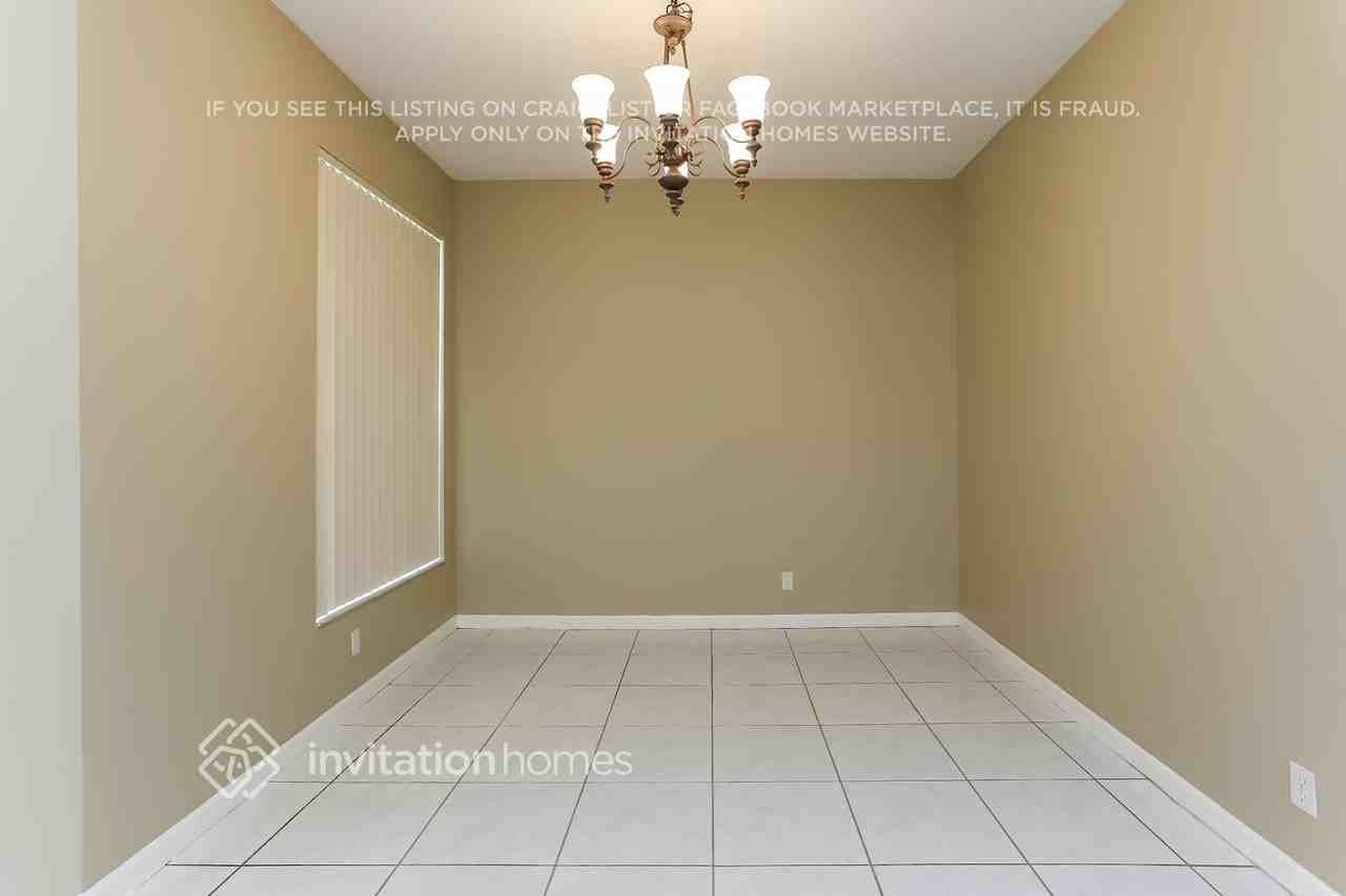 3148 Sw 177th Ave - Photo 4 of 16