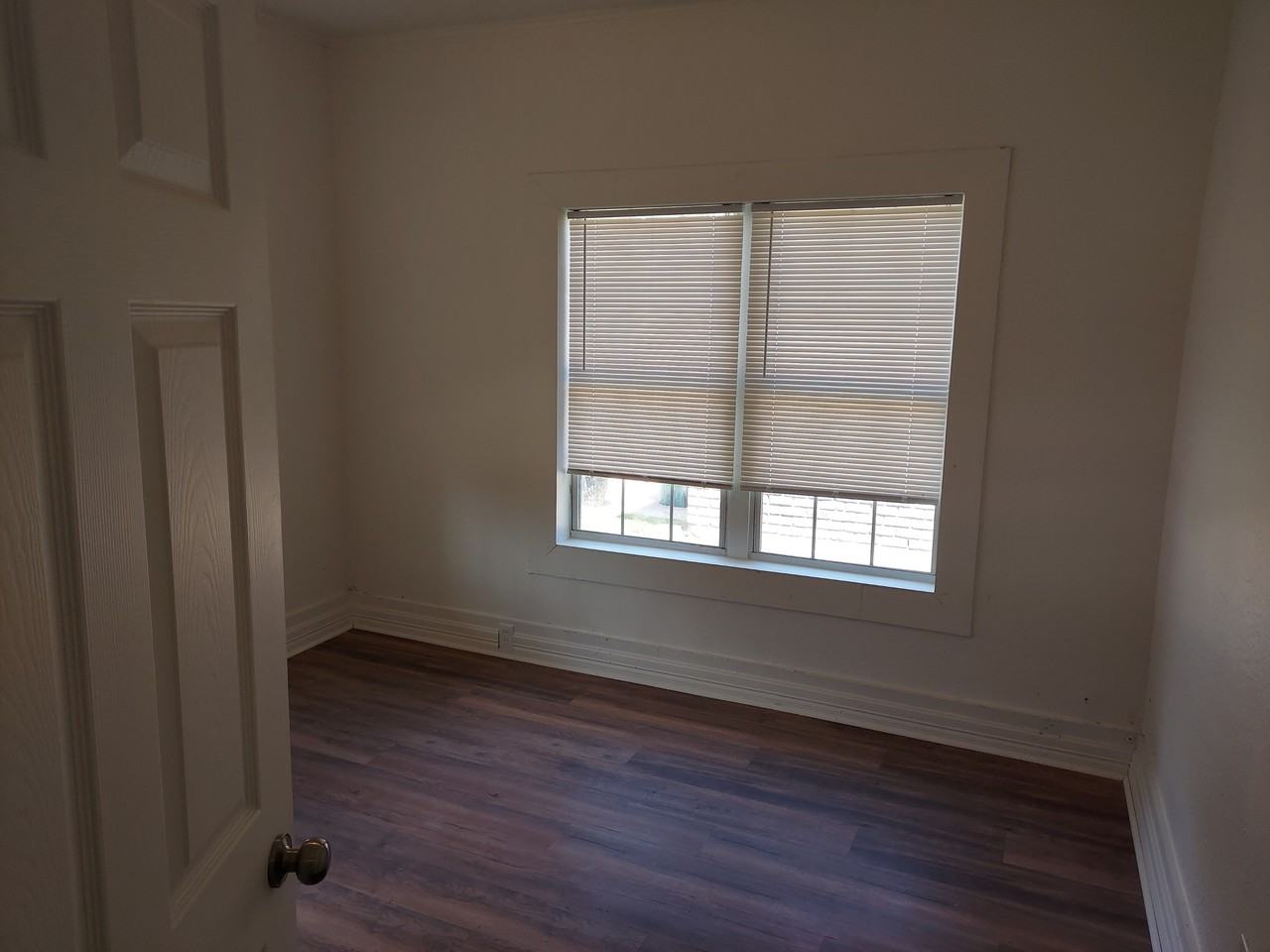 1118 3rd St #1 - Photo 3 of 12