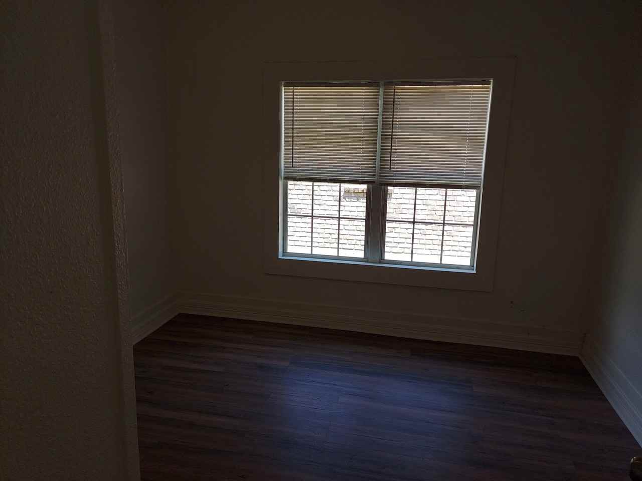 1118 3rd St #1 - Photo 4 of 12