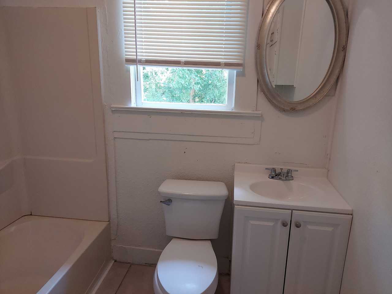 1118 3rd St #1 - Photo 5 of 12
