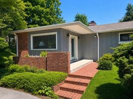 featured image of 315 Sunset Cir #1