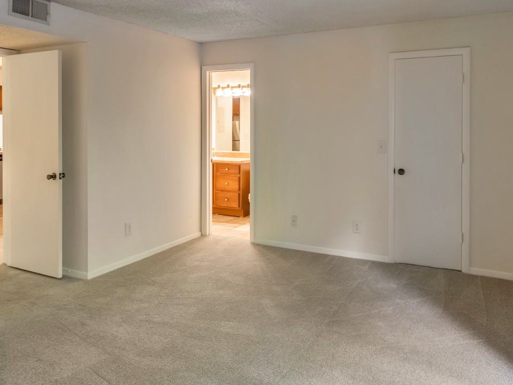 245 Seasons Pkwy #1 - Photo 5 of 29