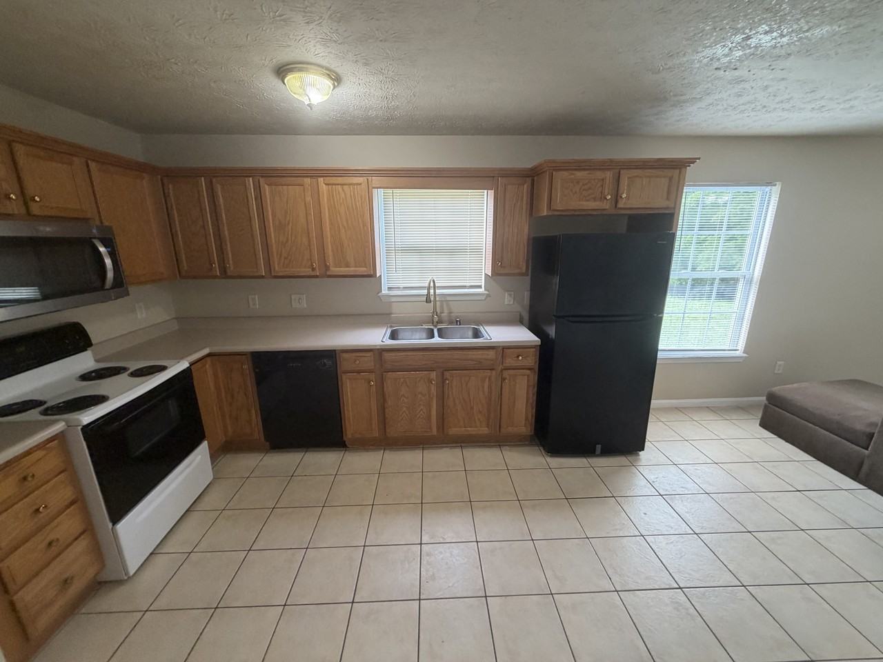 139 Ash Ct #1 - Photo 3 of 10