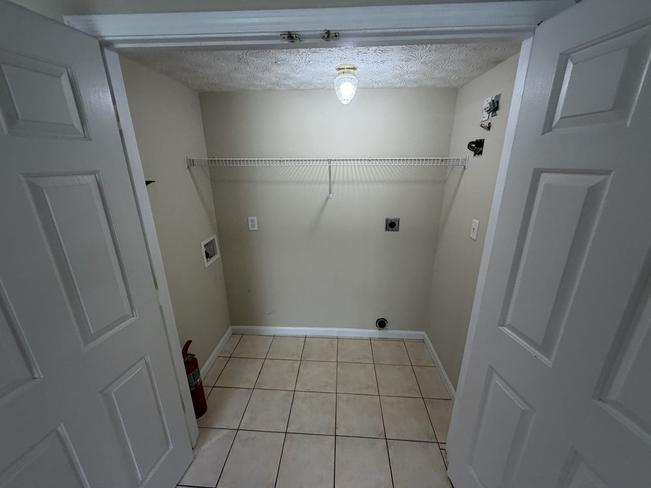 139 Ash Ct #1 - Photo 4 of 10