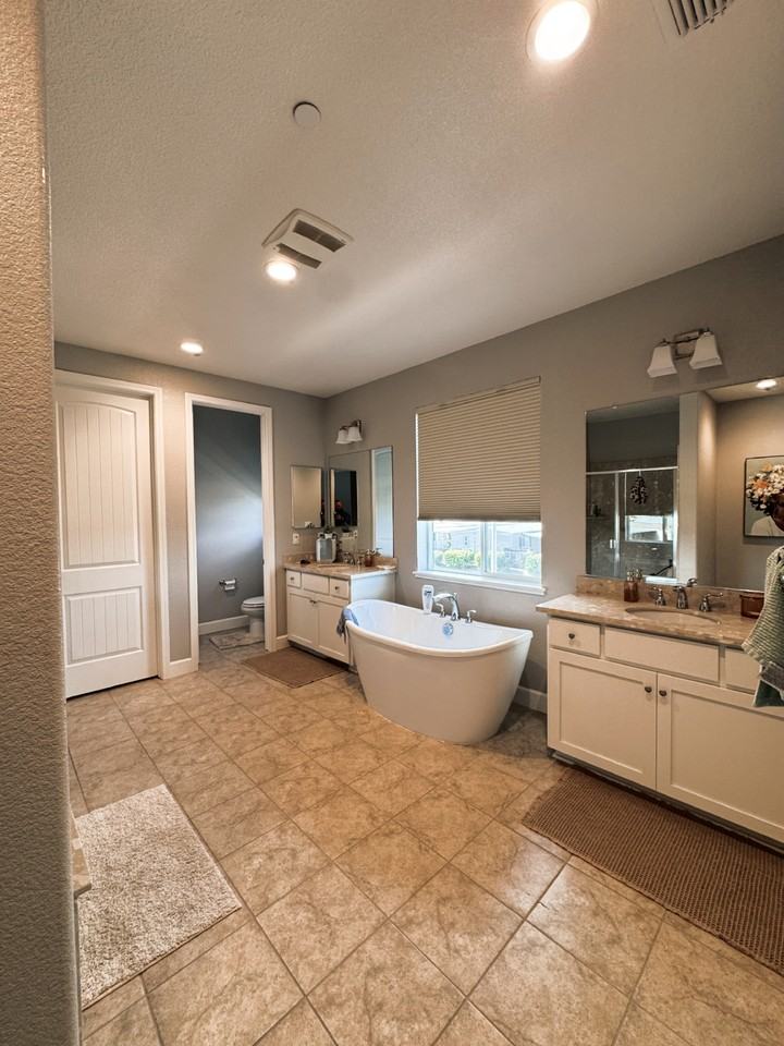 2072 Parsons Dr #1 - Photo 2 of 10