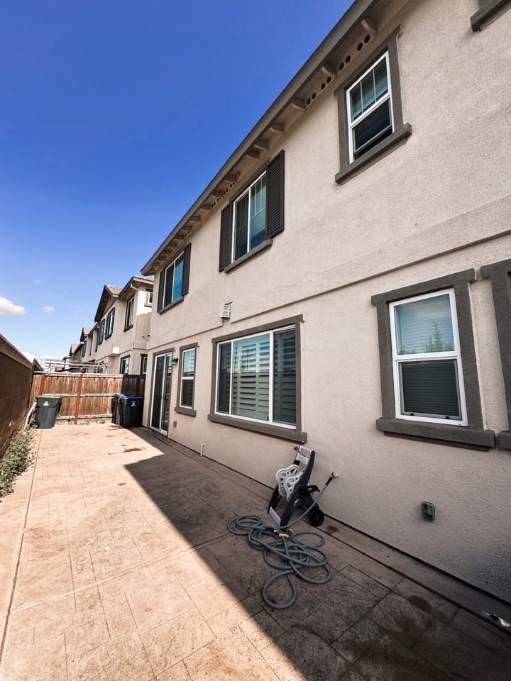 2072 Parsons Dr #1 - Photo 6 of 10