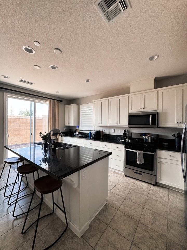 2072 Parsons Dr #1 - Photo 5 of 16